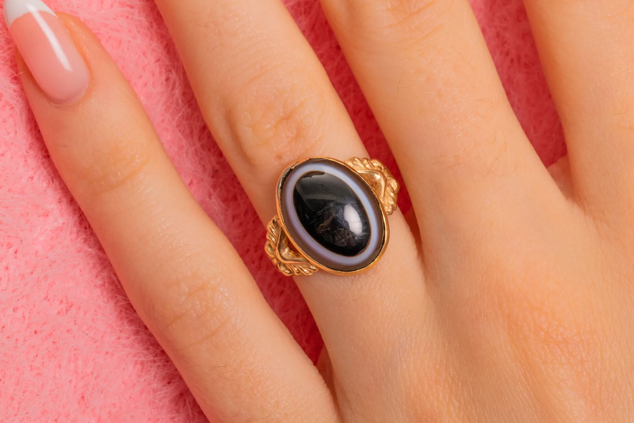 Antique 15ct Gold Banded Agate Ring