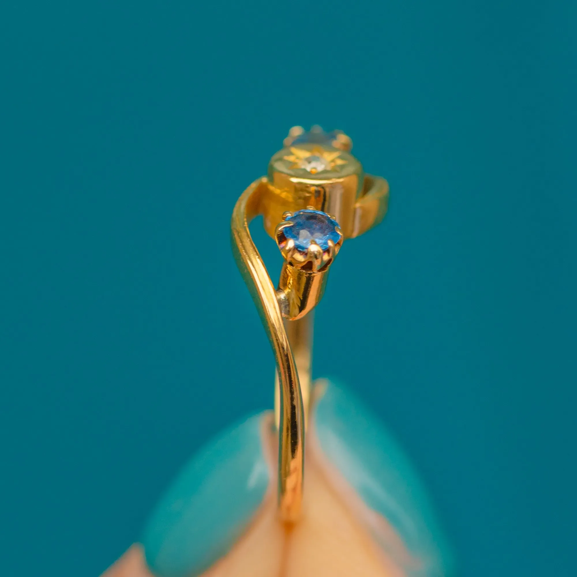 Antique 18ct Gold Sapphire Diamond Crossover Ring