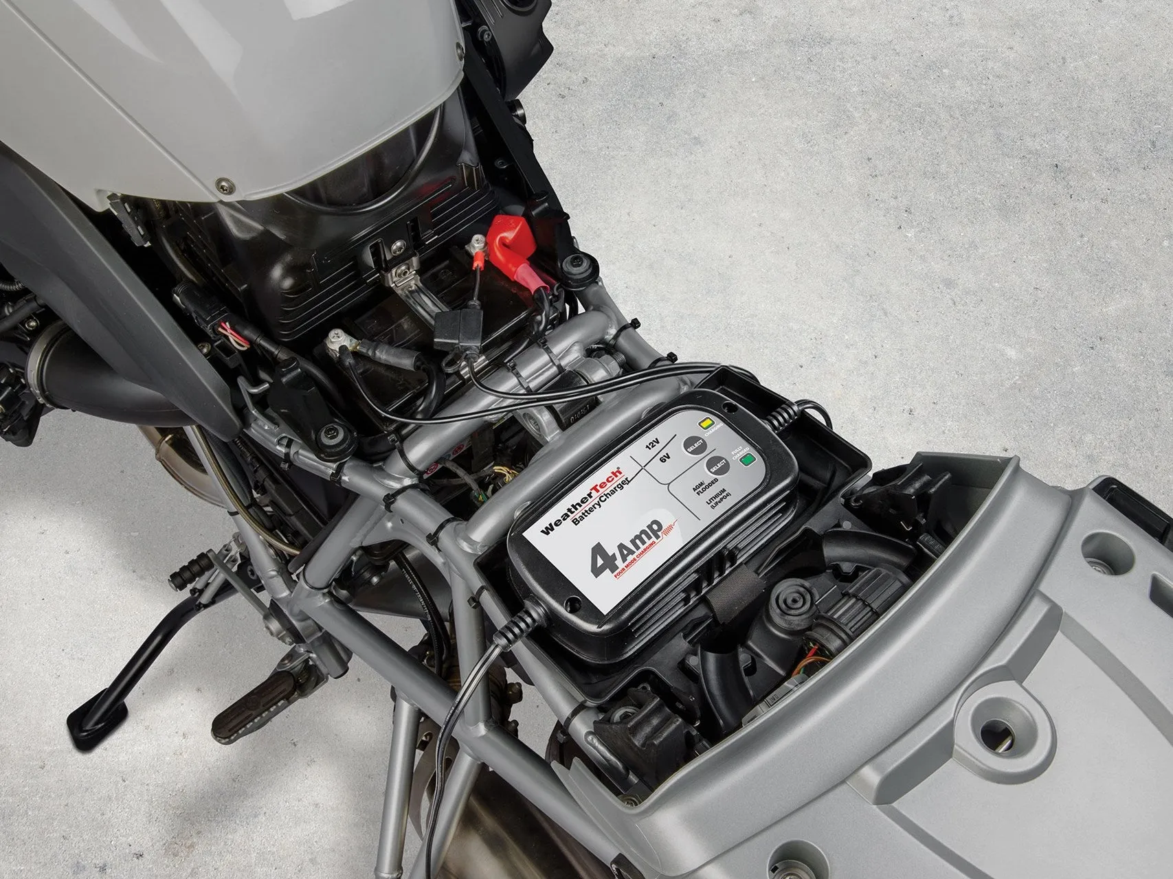 Battery Charger 12/6 v 4 amp