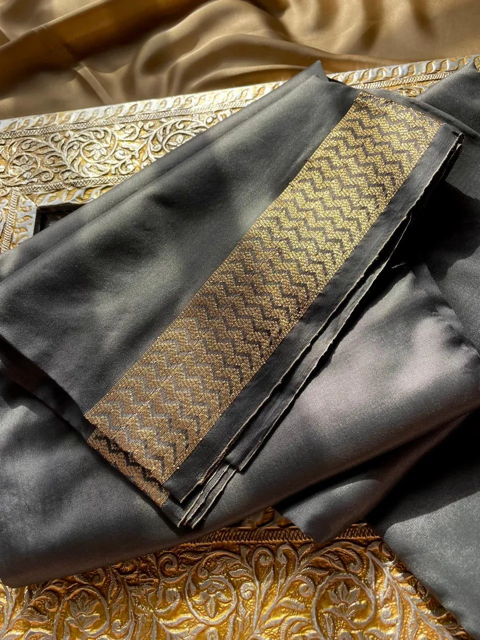 Handloom Silk: Zuri