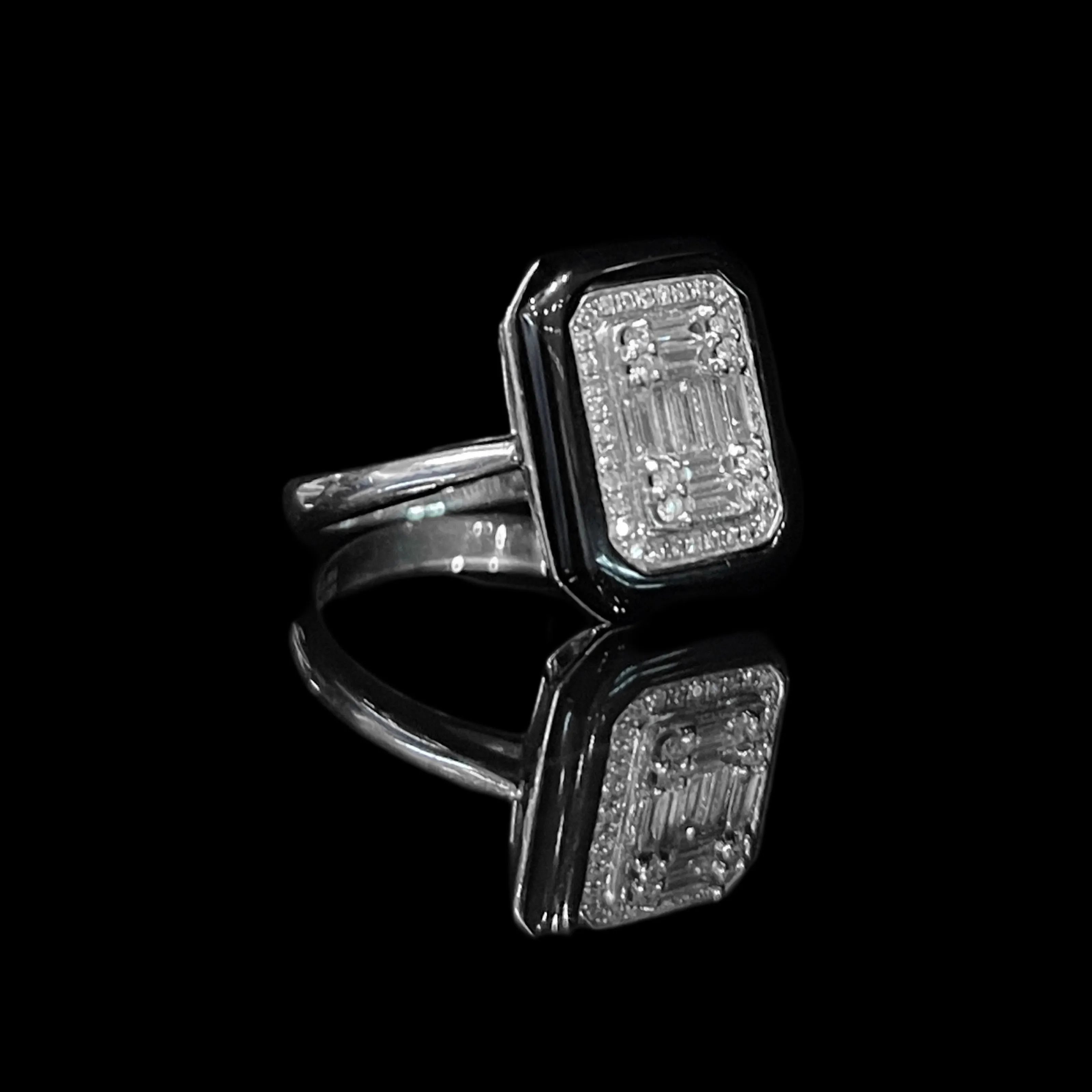 #LVNA2024 | Emerald Black Onyx Gemstones Diamond Ring 14kt
