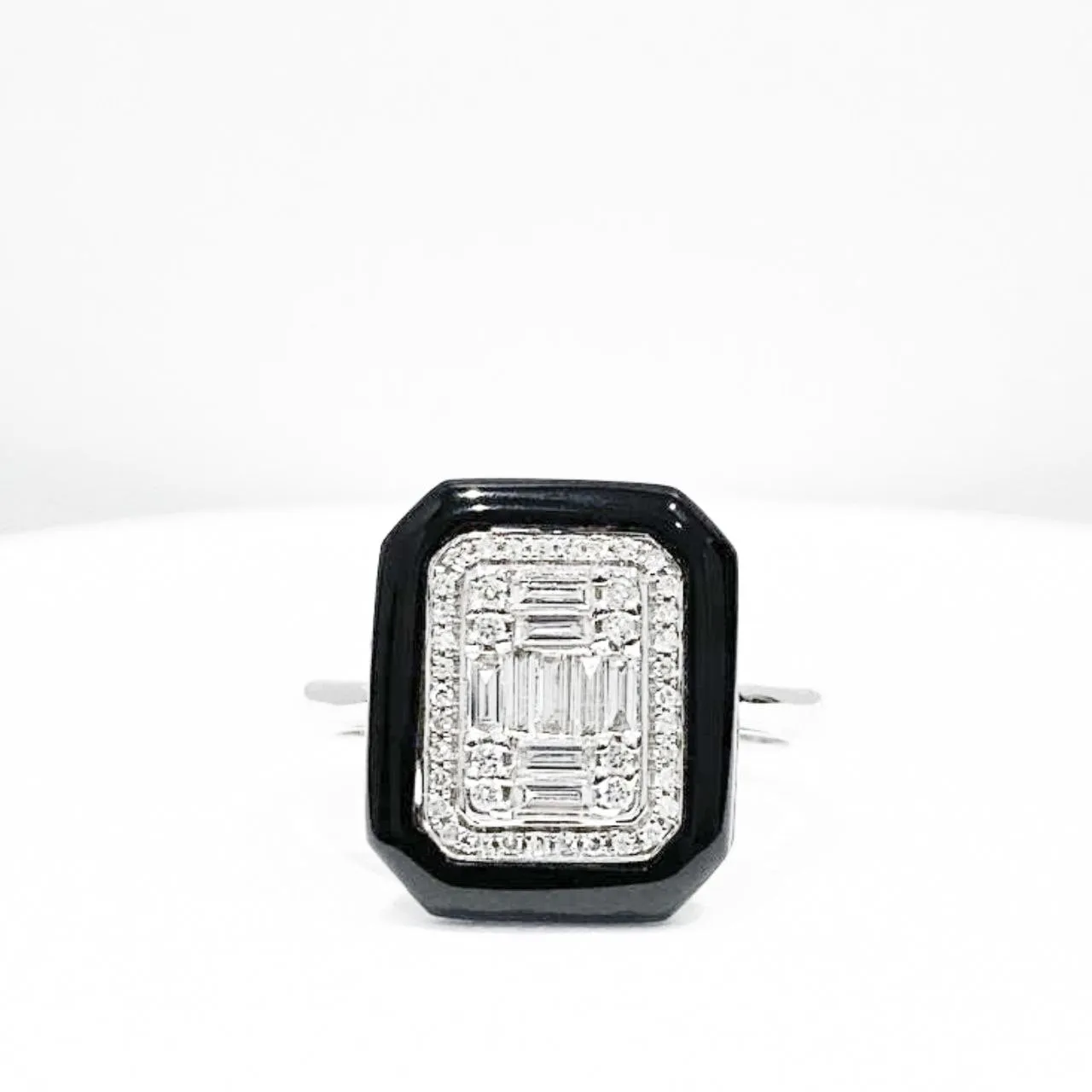 #LVNA2024 | Emerald Black Onyx Gemstones Diamond Ring 14kt