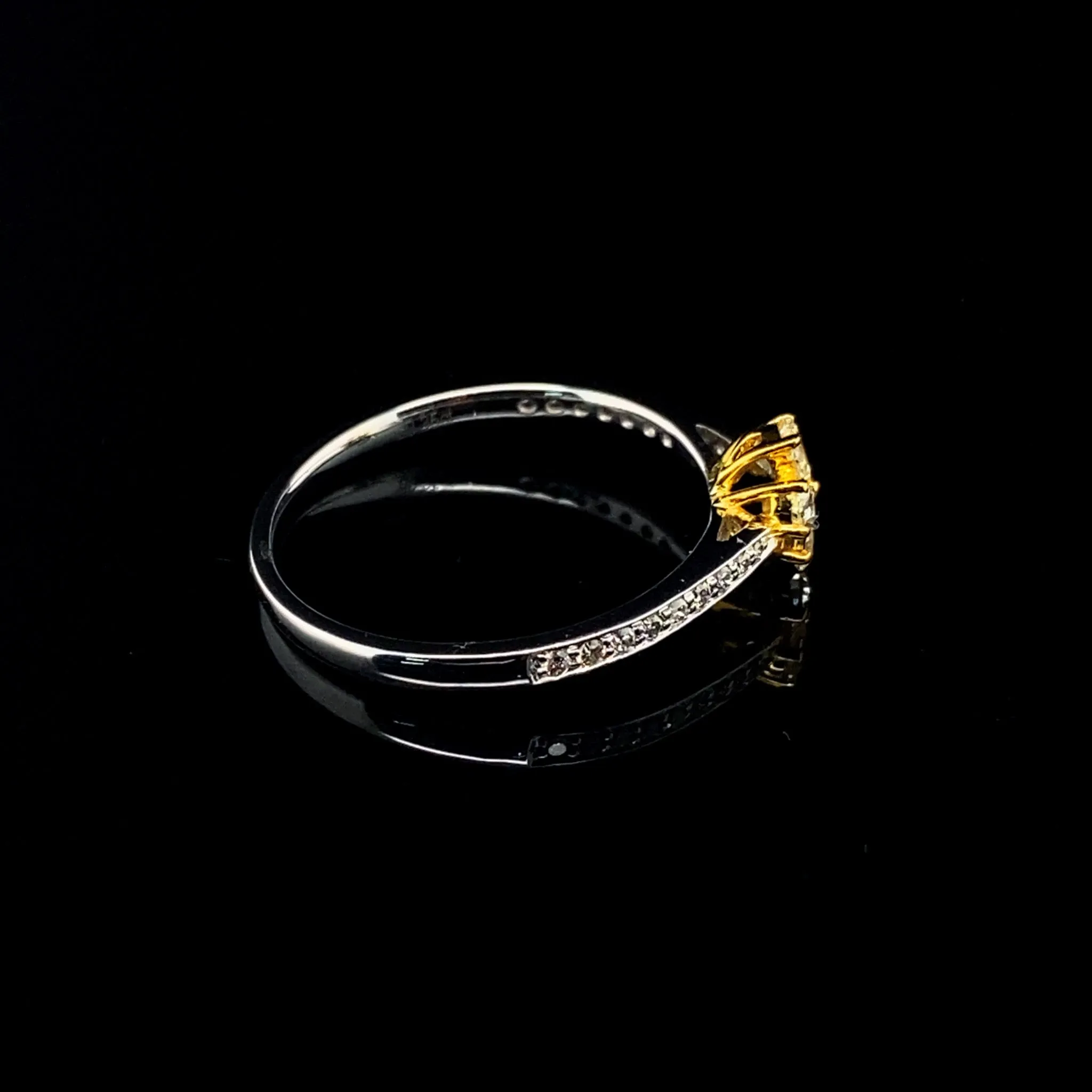 #LVNA2024 | Floral Yellow Diamond Ring 18kt