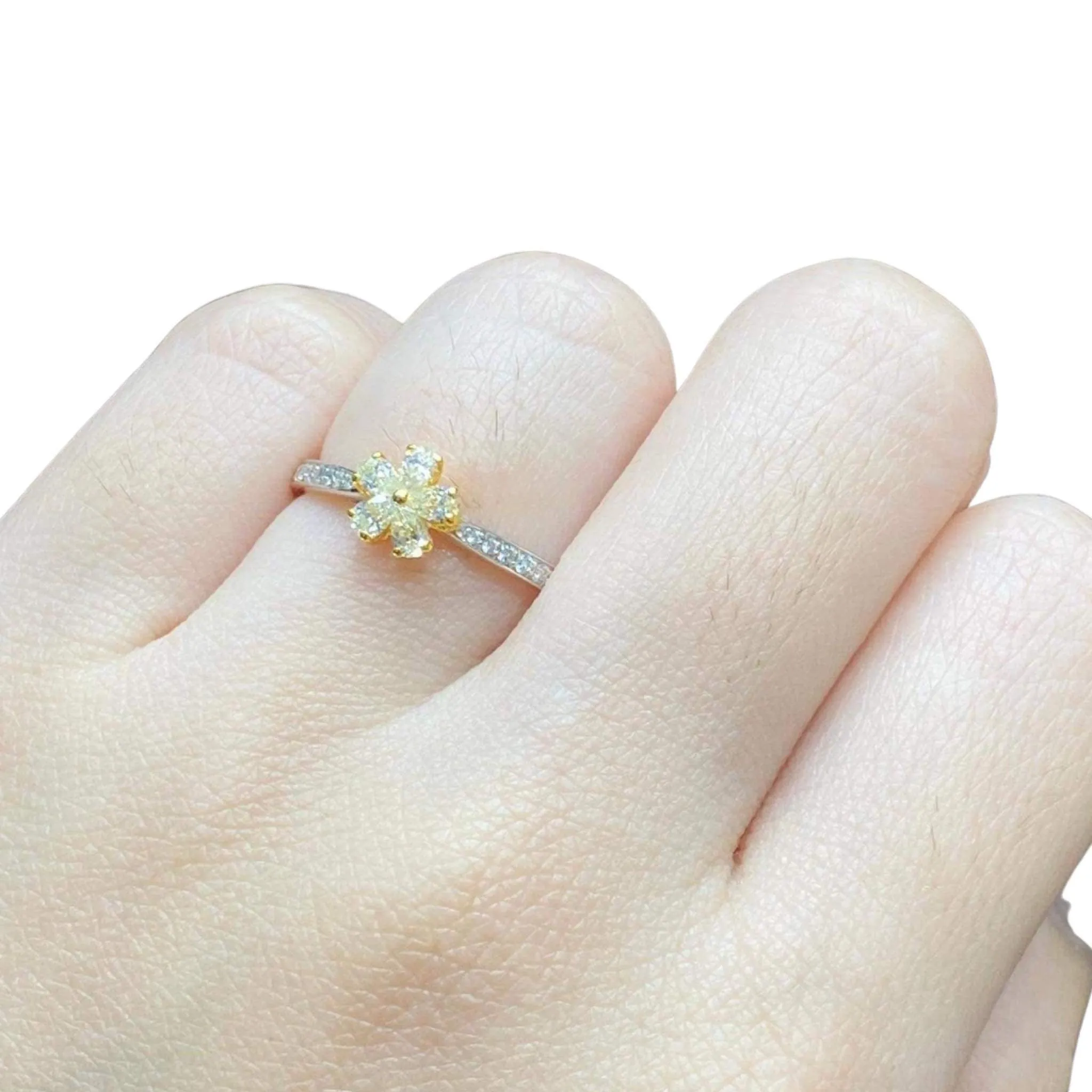 #LVNA2024 | Floral Yellow Diamond Ring 18kt