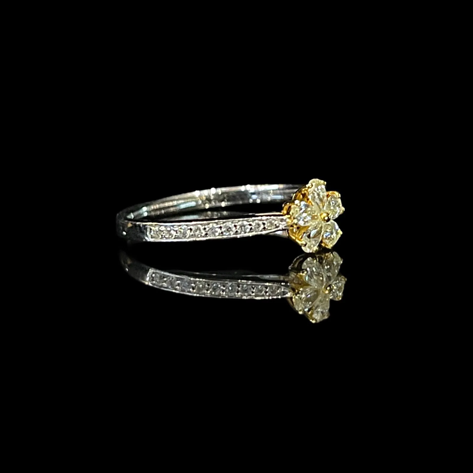 #LVNA2024 | Floral Yellow Diamond Ring 18kt