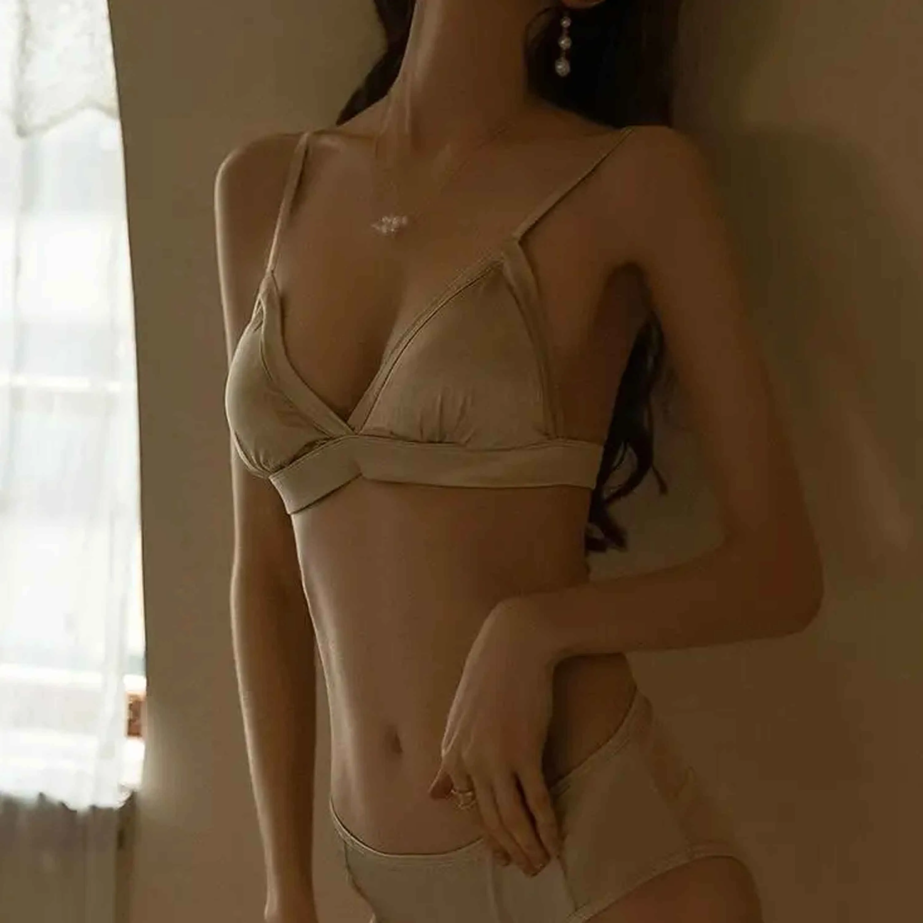 Steel Ring Silk & Stretchable Polyester French Bra With Removeable Pads